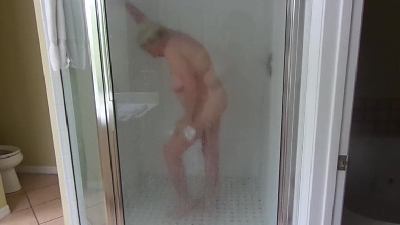 BBW nurse Vicki adventures with friends: Sexy mature blonde granny takes a shower as we stepdaughter...