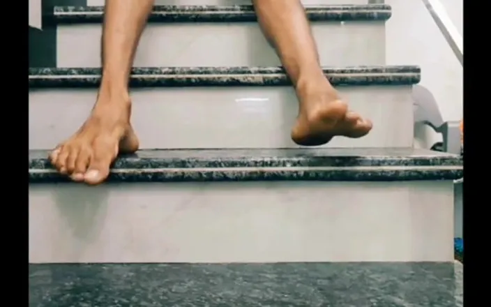Tani: Stairs Cumshot Outdoor