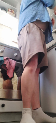 Husband Jerk off to Sink He Is Fast Becasue Wife Can Catch.