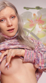 A Nymph in a Sweater Expands Her Holes by Inserting a Vibrator - Blowjob and Female Orgasm!