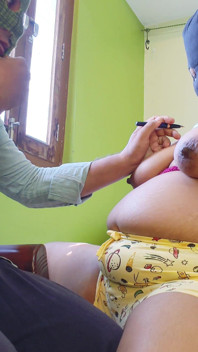 Hot Bhabhi Fun with the Tattoo Artist and Make His Relief
