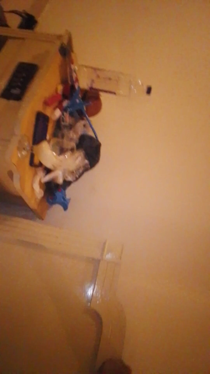 Kindheart: 抹油按摩胸部 1105