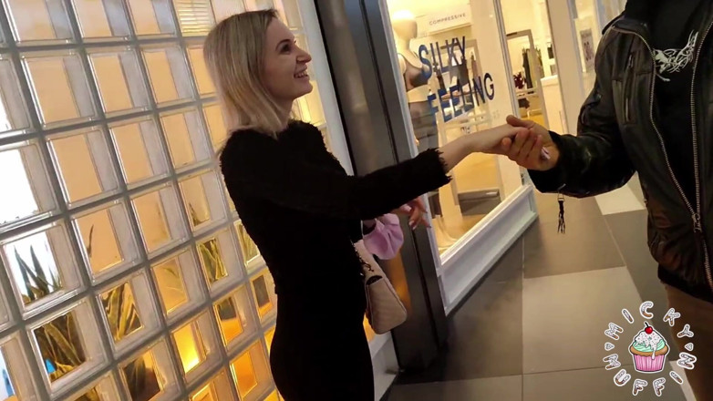 Micky Muffin Studio: Blowjob in the Shopping Centre