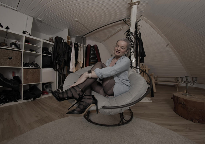 Sabdeluxe VR: Nylon Jerk off Instruction