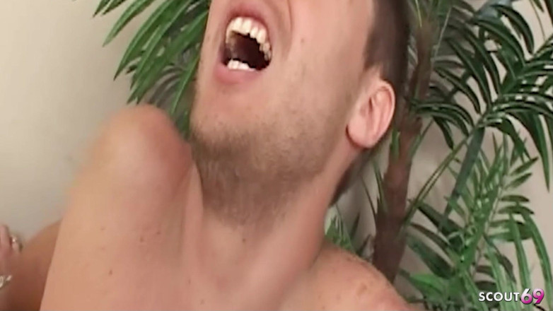 Shemale TS Collection: Chuda Tranny z dużym kutasem rucha faceta w dupę podczas...