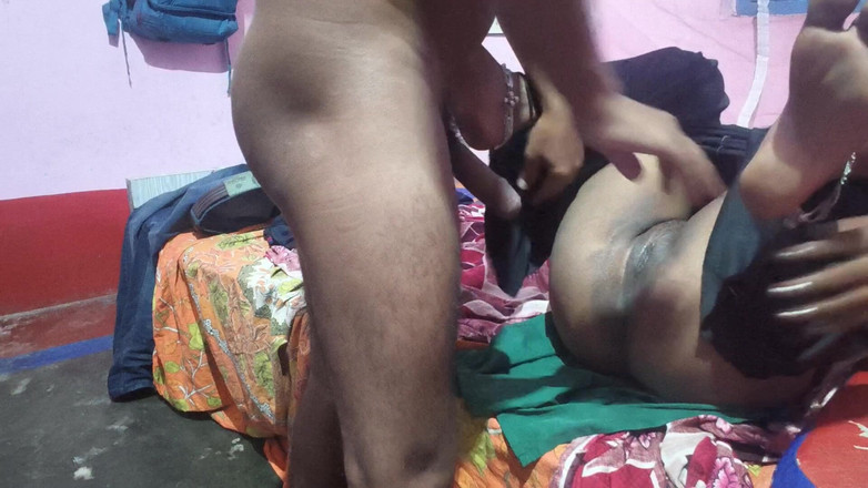 Sobha rani: Seks bertiga terbaik 2025:- Rahul mengongkek girlfraind dan isterinya di atas...