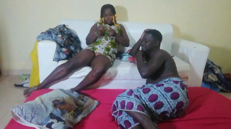 Pornsexlive: Min granne visade mig sina underkläder medan hennes man är på...