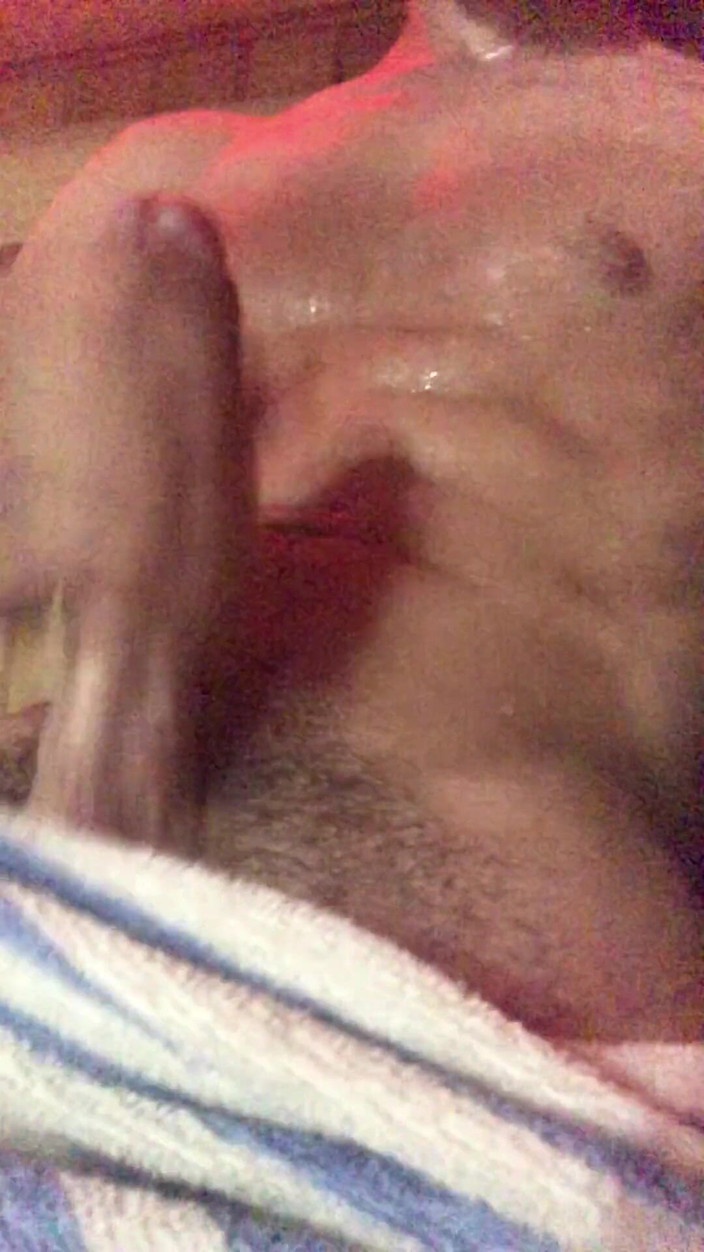 Stringin69: मेरे लंड को तब तक सहलाना जब तक मेरा वीर्य नहीं निकल जाता pov(देखने का बिंदु) क्लोज अप