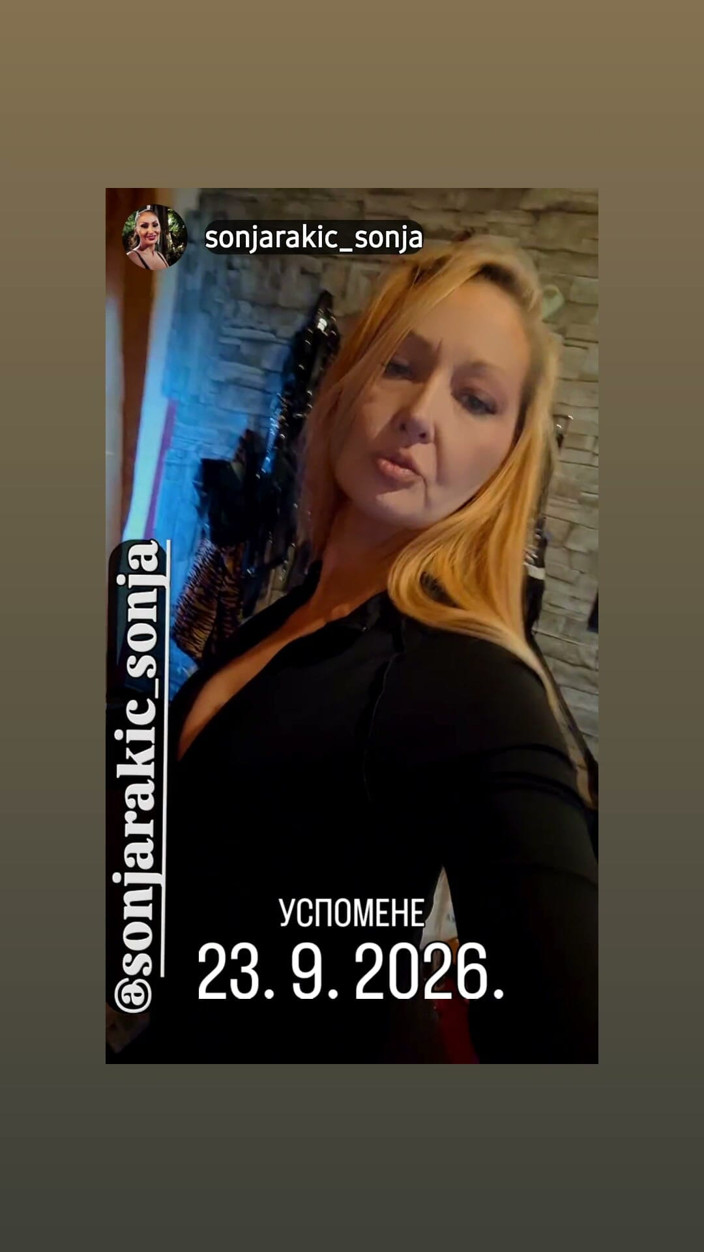 Dominatrix Redsonyja: Dancing