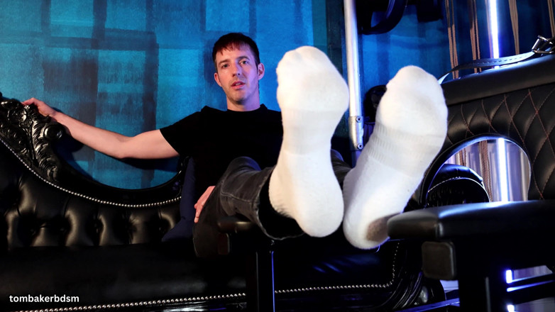 TomBakerBDSM: POV - Tu es ma salope aux pieds désespérée