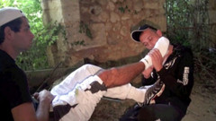 Sneaker Sex Kinky: Poddanie trampek na zewnątrz exhib