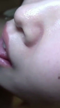 Necenzurovaná kancelářská přítelkyně - plaché první soukromé focení s creampie