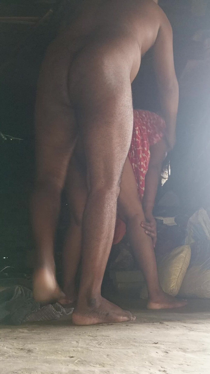 Auntixxx69: Лысый муж тетушки кладет весь его пенис в киску тетушки