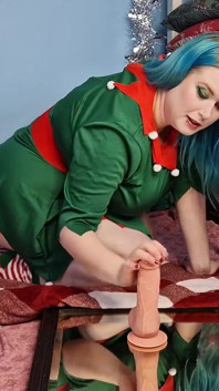 Elf kız Noel Baba için anal bir sürtük - solo kız
