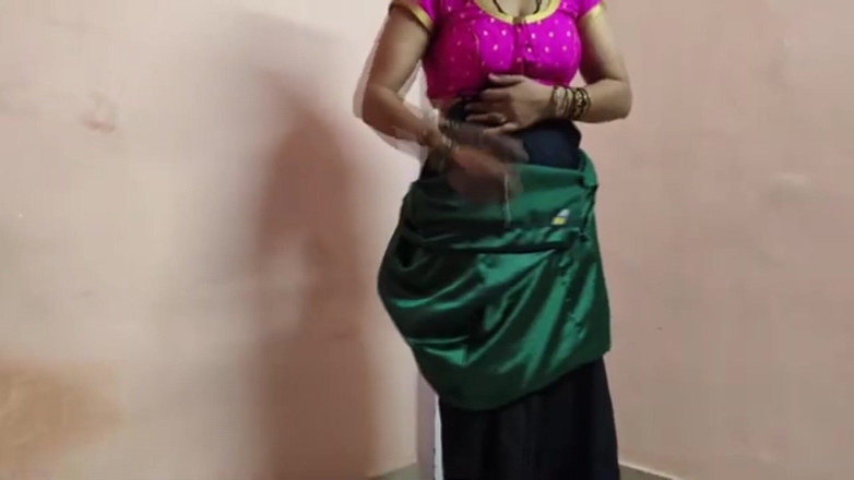 Neha Gupta: Desi vesnická holka Těsná kundička venkovní XXX video, Desi vesnice...