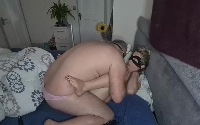Anal Fetish Couple: Ev yapımı sert sikiş, gerçekten ateşli orta yaşlı seksi kadın...
