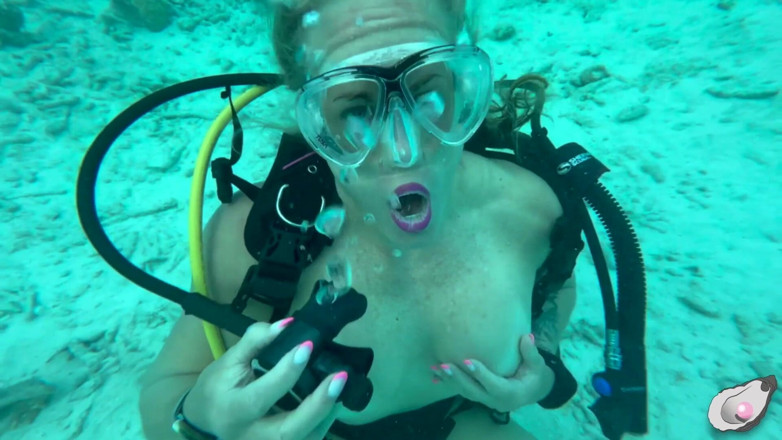 Mistress Pink Pearl: Supergirl bertemu octopus terhangat di Bonaire