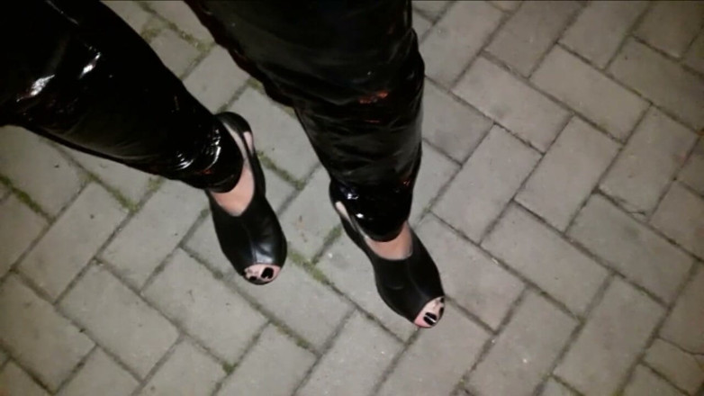 Heelex: Sexy Crossdresser in Very High Wedges in Public