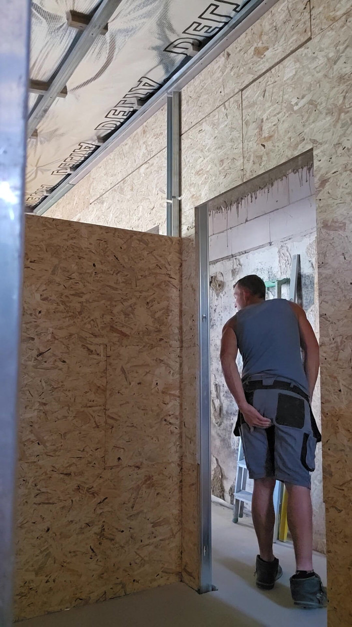 Chris_snoopy_91: Une journée torride sur le chantier, partie 7/9, doigtage, pipe avec...