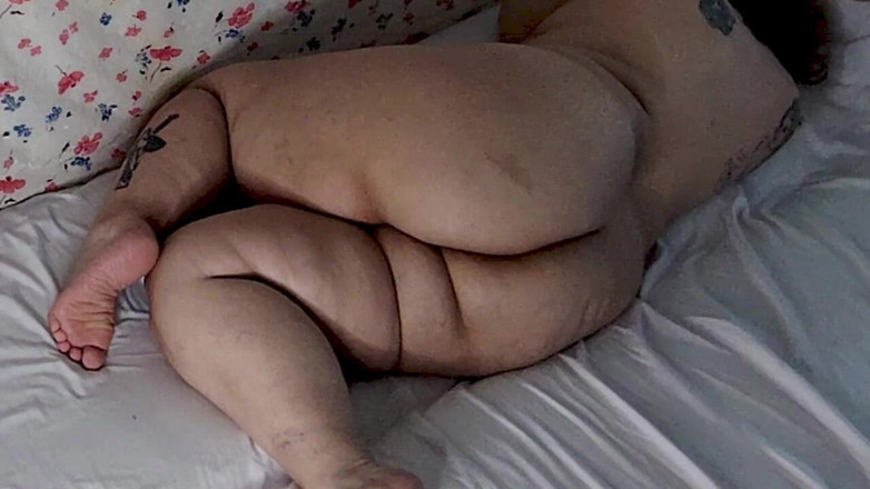 Zina Gabon: Evli kadınlar zenci adamdan prezervatifi çıkarıyor