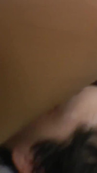 Nemilosrdná 18letá Dominatrix a extrémní sezení na obličeji