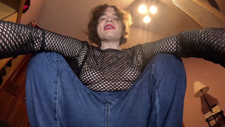Miss Dimples: Giant Femboy Goddess Tenderizes and Consumes You