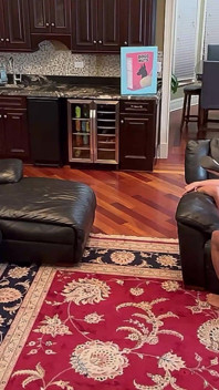Doggnuts Cam 2 - un cocu regarde se faire baiser par une grosse noire, demi-femme