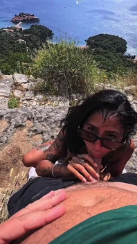 Hardcore šukání, málem jsem spadl přes útes - drsný sex zezadu a intenzivní kouření venku v POV