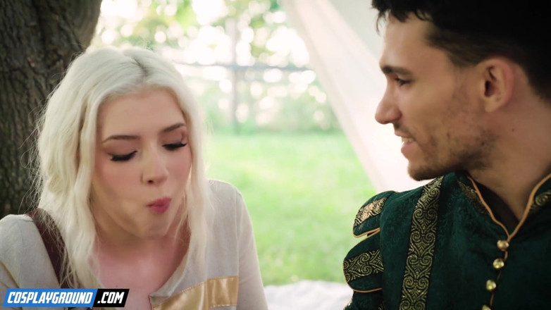 Cosplayground: Jaskier의 긴 하드코어 자지를 갈망하는 Gia Ohmy - Witcher 포르노 코스프레 패러디