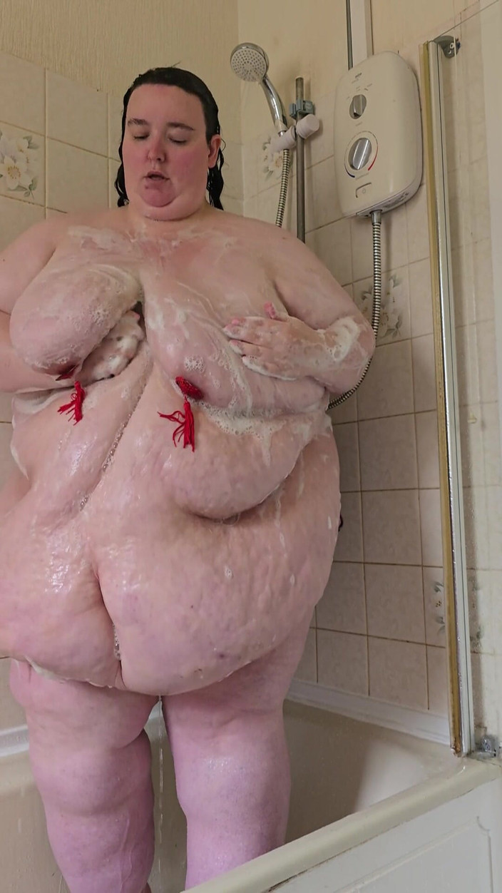 SSBBWLadyBrads: SSBBW Smyslné bradavky ve sprše Tassles