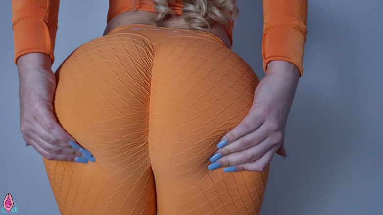 Litclit69: Horny Teen with Big Ass in Gym Leggings Wants to...