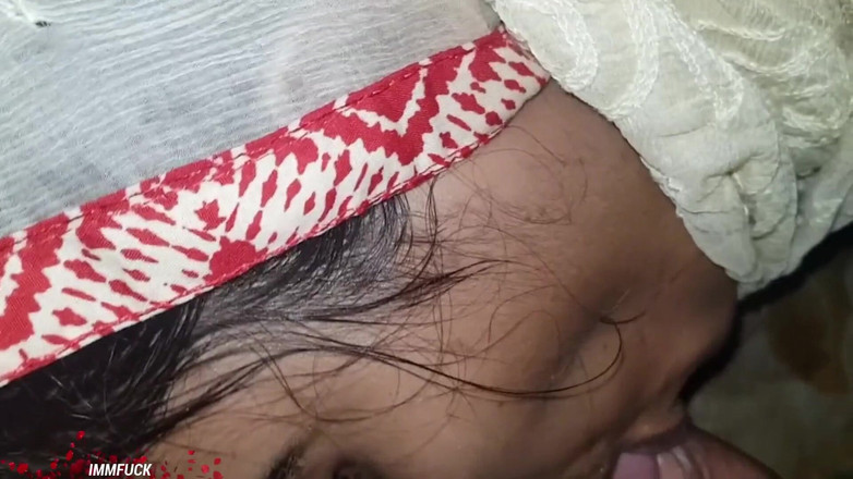 Immfuck: Gadis muslim India berhijab lagi asik nyepong kontol besar, video...