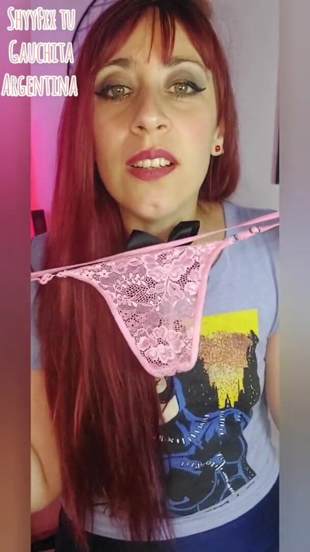 Tu Gauchita Argentina: 내 속옷으로 자위하는 의붓여친을 발견한 Shyyfxx 그리고 그가 사정할 때까지 그를 모욕해