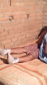 Üvey kız kardeş evine gitti ve onu sikti