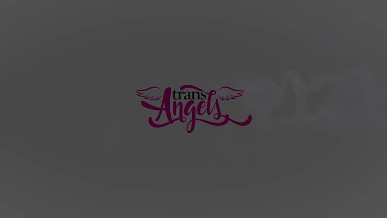 Trans Angels: Sevimli bebek gibi giyinmiş, Sarina Valentina azgın bir izleyici için şehvetli...