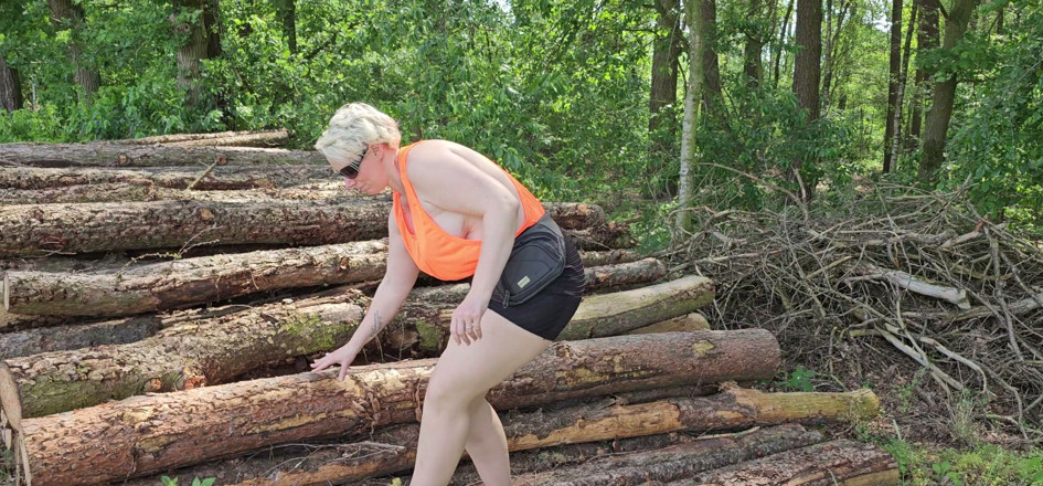 UserBitch1: Outdoor the Vibrator Fucked