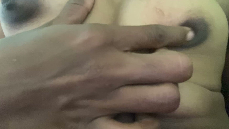 HornyVvyy: บีบนม