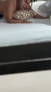 Oh mijn god Ik kan niet geloven dat mijn tante me heeft geholpen met het maken van deze video, ze werd schandelijk na haar scheiding