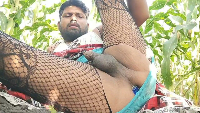 Siku09: Desi Outdoor Crossdressing Solo Lingerie Play with Farm