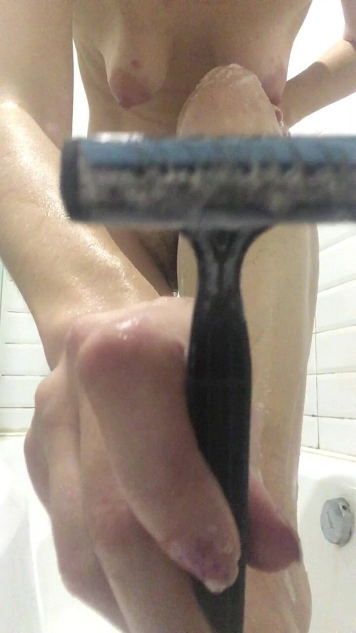 Risky Hairy Couple: Shaving My Hairy Legs in the Bath