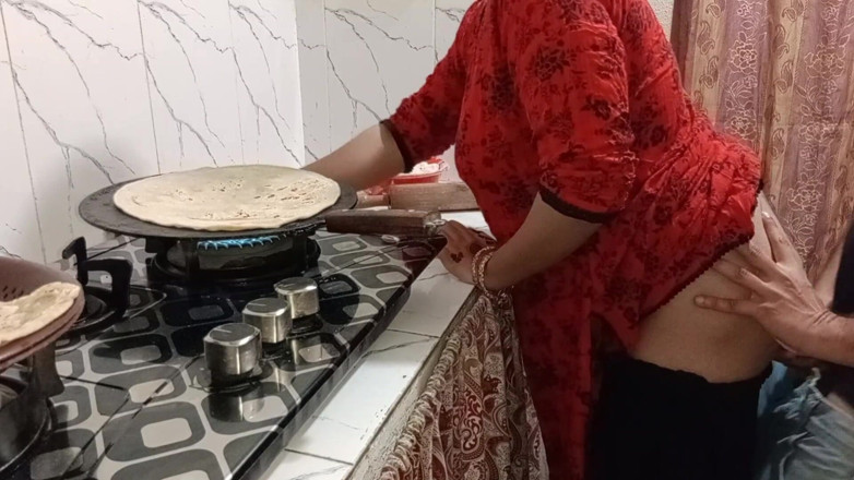 QueenbeautyQB: Indian Step Mom Sex Video in the Kitchen