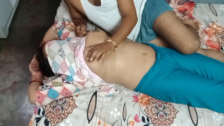 Manjushukla: Nieuwe hete en sexy Bhabhi die neukt