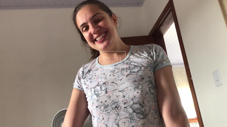 ApoloAngell: Pompino con schizzo maschile. Mia moglie mi ha succhiato la...