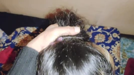 देसी कामुक लड़की हाथों से चुदाई कर रही है