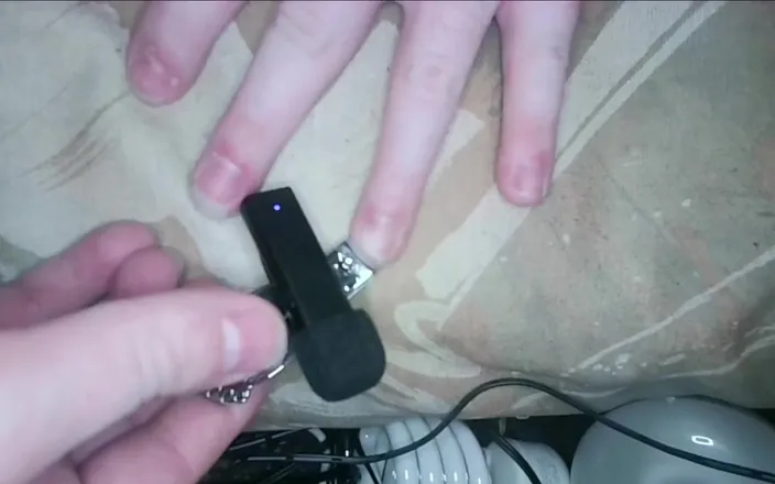 Au79: Uncle Has to Clip His Ugly Nails