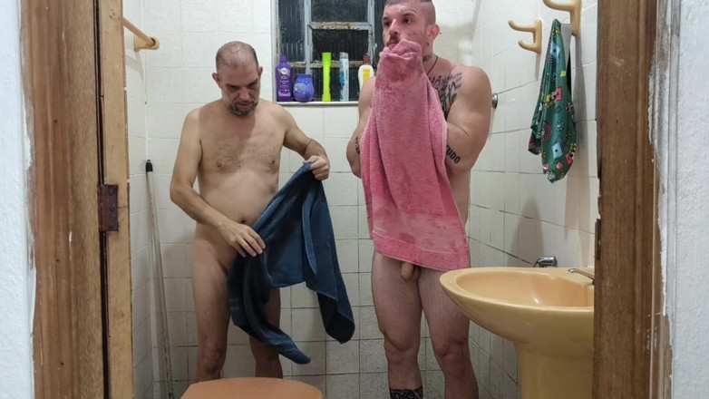 carmonaoficial: Bath the Way Only the Carmonas Do