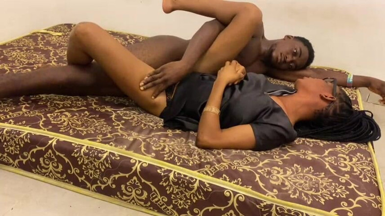 Xxx69bang: 내 거대한 흑인 자지로 여친 쪼이는 보지 깊숙이 파고