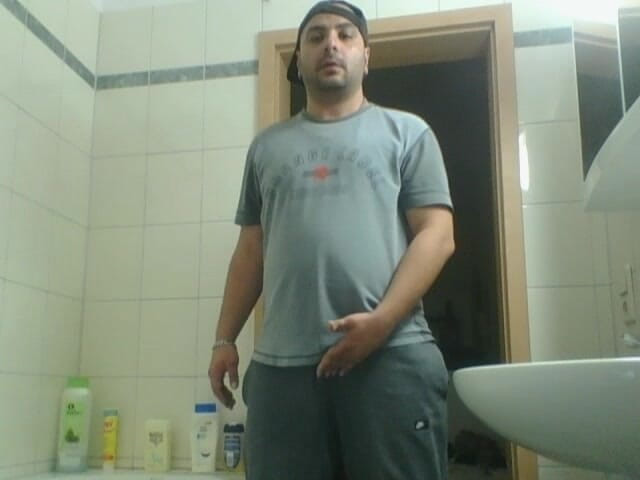 SmokedAlloy2: Dirtyjunkbro sikanie w toalecie