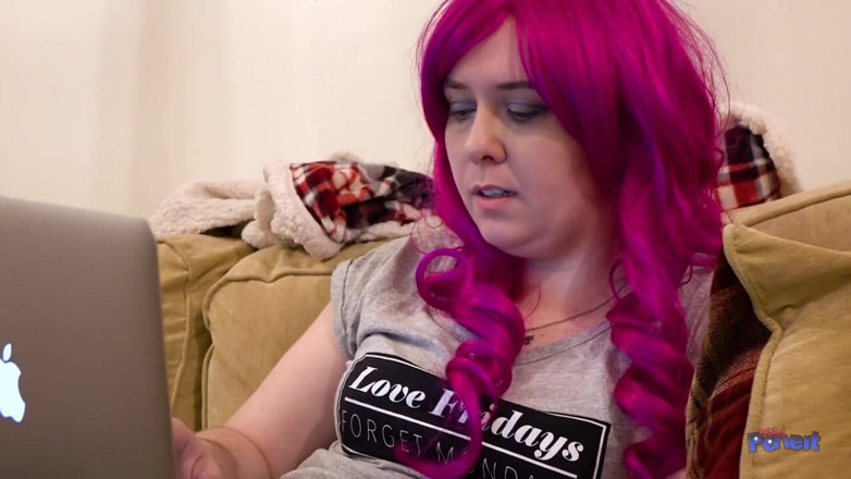 Nerd Pervert: Jessica Scotland - Booty Call Kouření