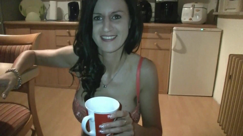 Melanie-Fox Private Videos: Čerstvá krémka na mou ranní kafe ;-)